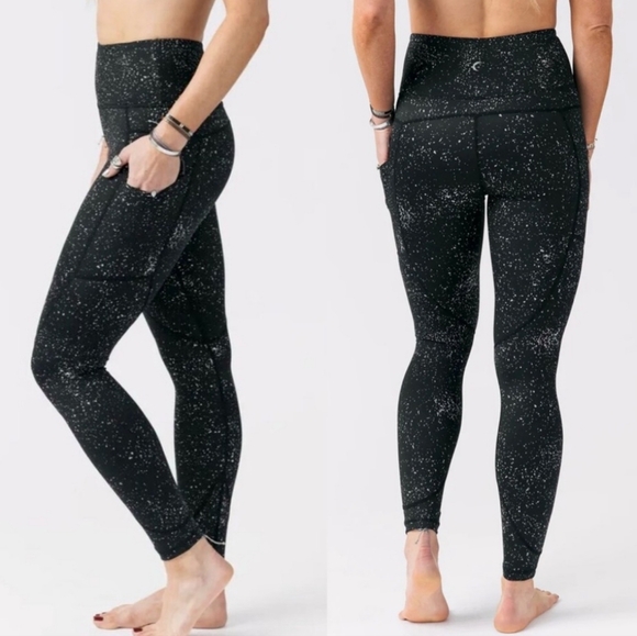 ZYIA Pants - Zyia Black Reflective Pocket Light n Tight Hi- Rise 7/8 Leggings Size 20